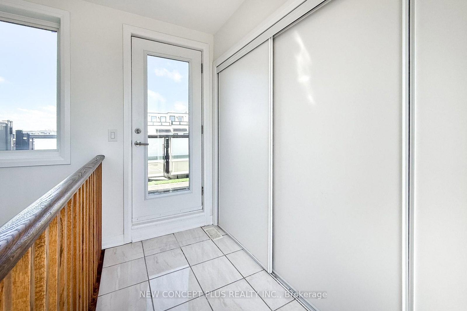 Townhouse for sale at 9 Thomas Mulholland Drive, Toronto, Ontario, M3K 0C1 - Downsview-Roding-CFB - MLS: W13015690