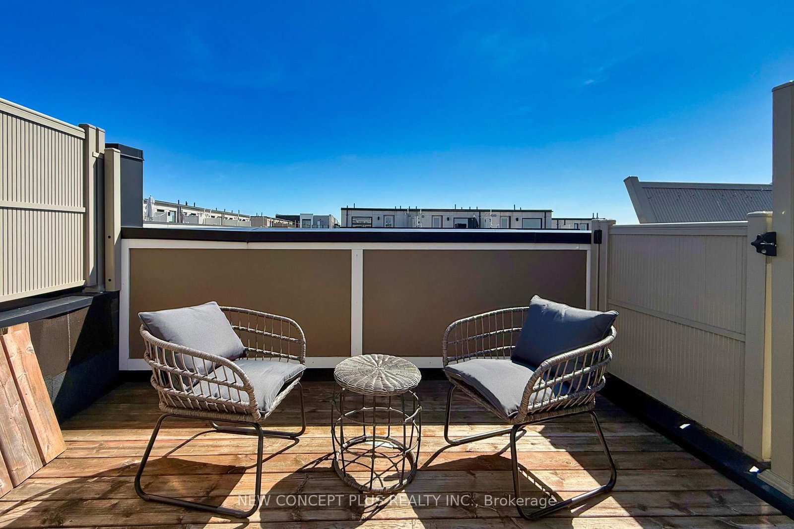 Townhouse for sale at 9 Thomas Mulholland Drive, Toronto, Ontario, M3K 0C1 - Downsview-Roding-CFB - MLS: W13015690