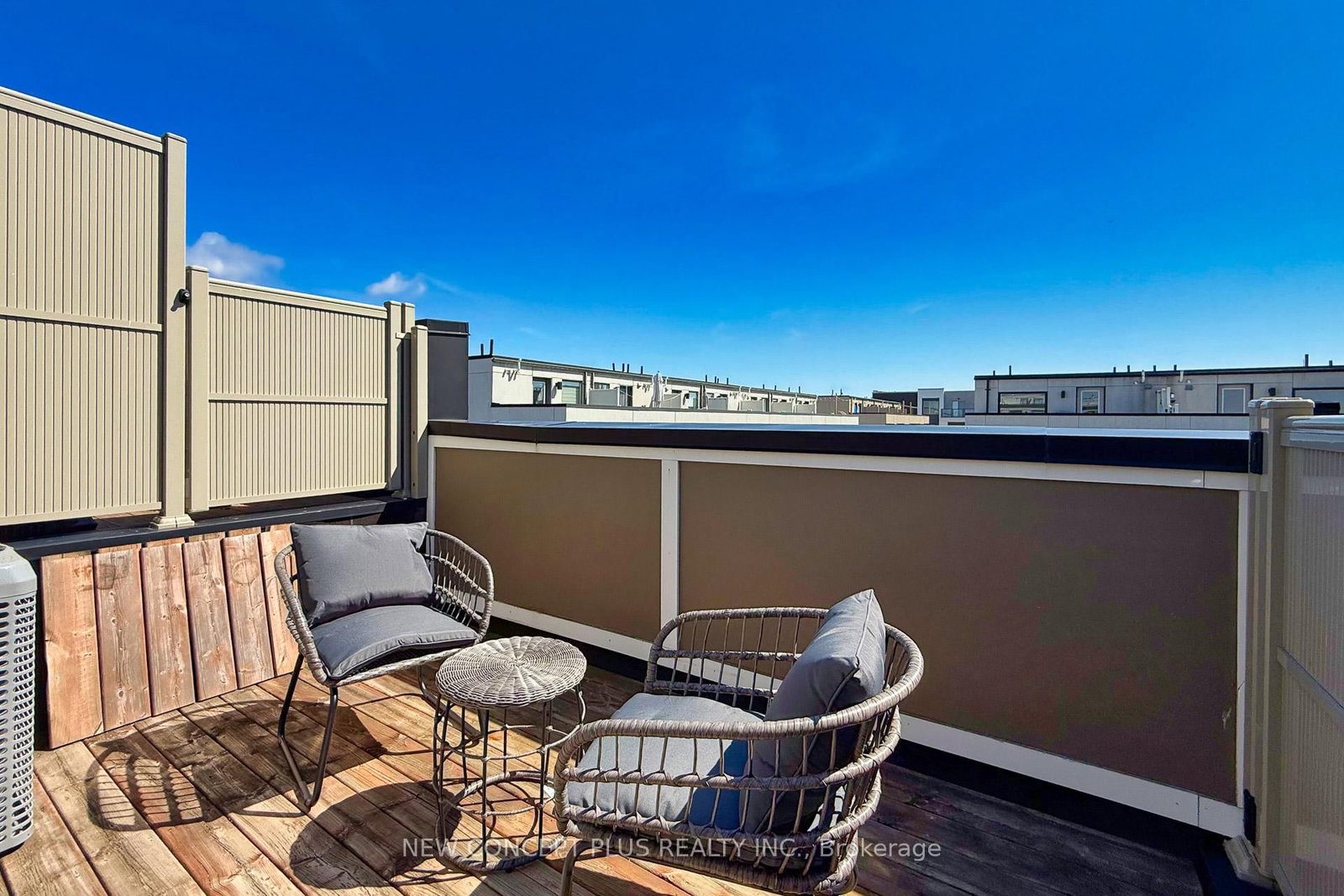 Townhouse for sale at 9 Thomas Mulholland Drive, Toronto, Ontario, M3K 0C1 - Downsview-Roding-CFB - MLS: W13015690