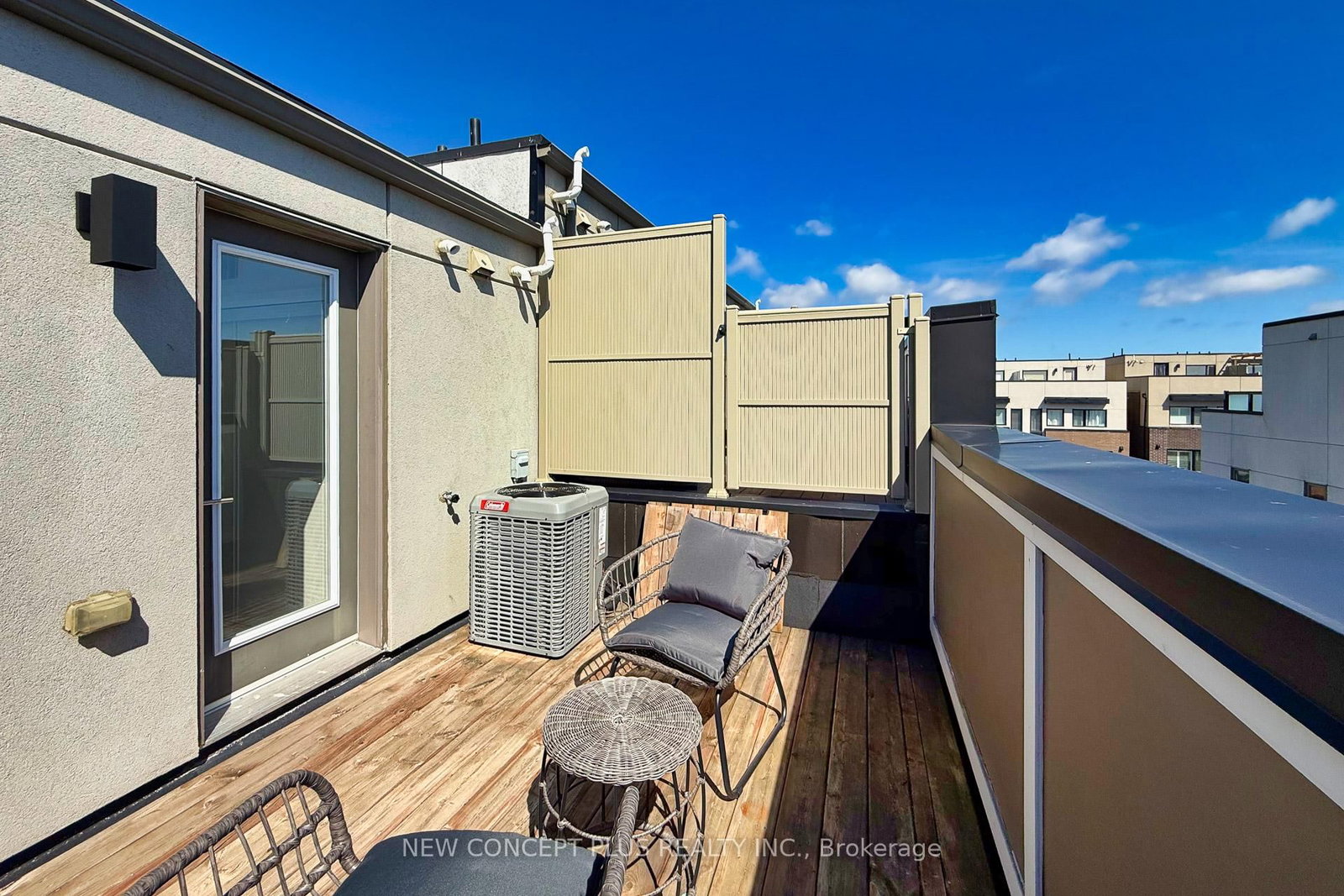 Townhouse for sale at 9 Thomas Mulholland Drive, Toronto, Ontario, M3K 0C1 - Downsview-Roding-CFB - MLS: W13015690