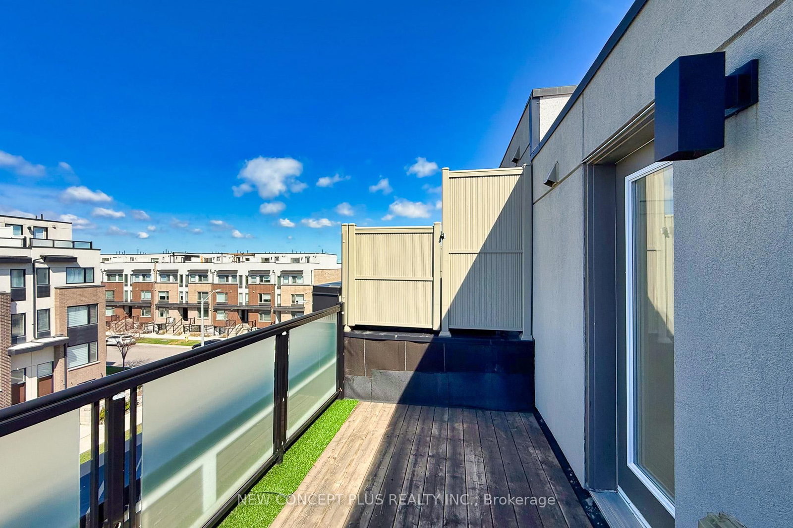 Townhouse for sale at 9 Thomas Mulholland Drive, Toronto, Ontario, M3K 0C1 - Downsview-Roding-CFB - MLS: W13015690