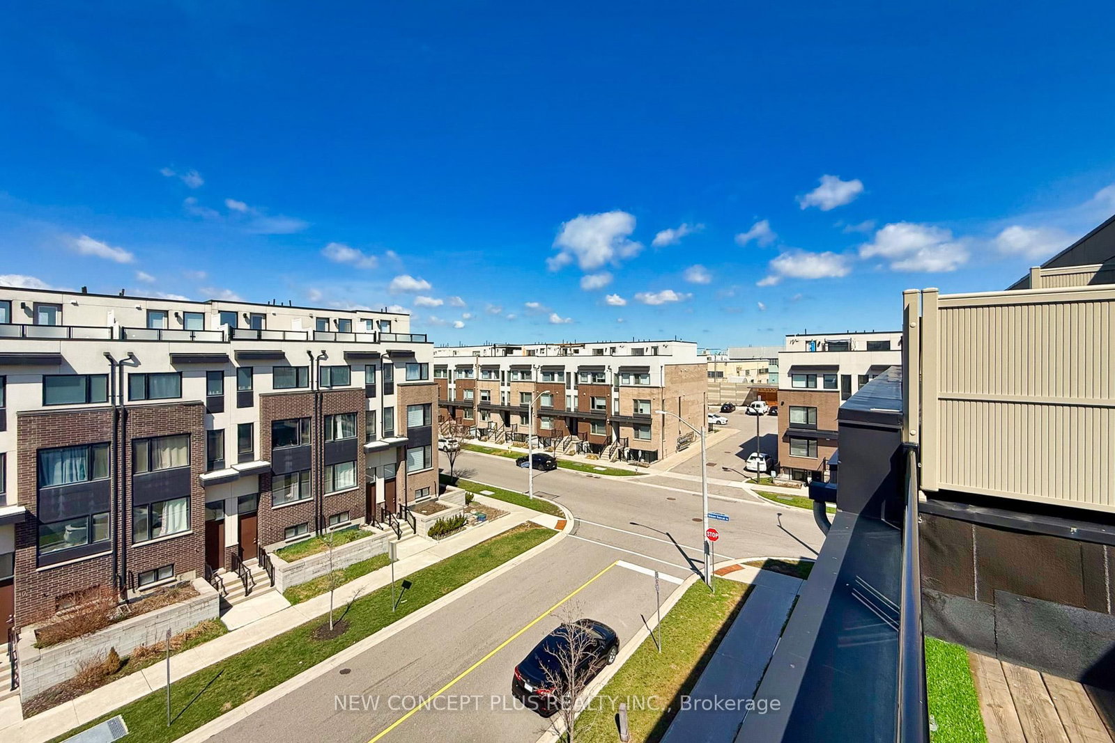 Townhouse for sale at 9 Thomas Mulholland Drive, Toronto, Ontario, M3K 0C1 - Downsview-Roding-CFB - MLS: W13015690