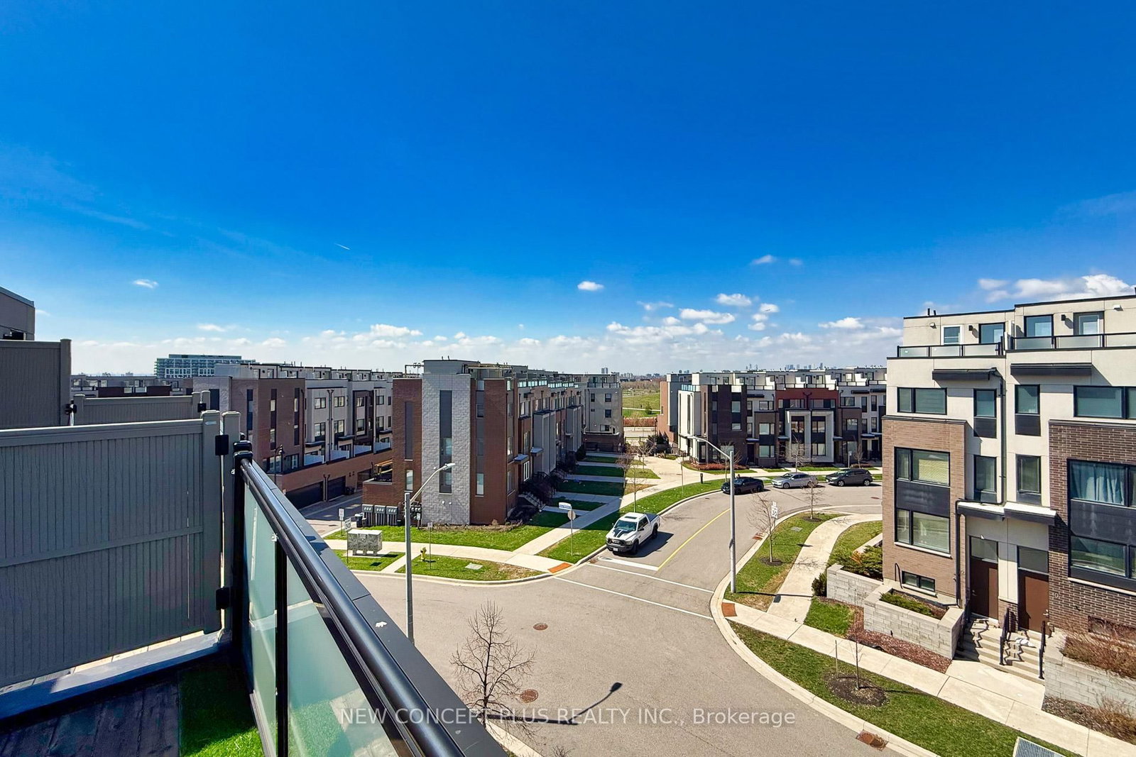 Townhouse for sale at 9 Thomas Mulholland Drive, Toronto, Ontario, M3K 0C1 - Downsview-Roding-CFB - MLS: W13015690