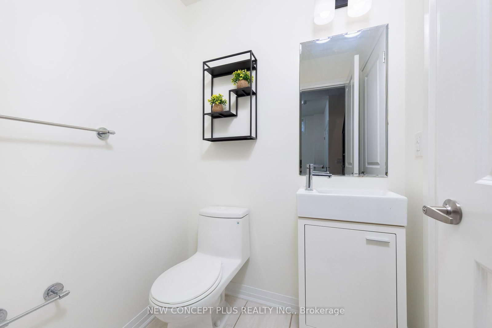 Townhouse for sale at 9 Thomas Mulholland Drive, Toronto, Ontario, M3K 0C1 - Downsview-Roding-CFB - MLS: W13015690