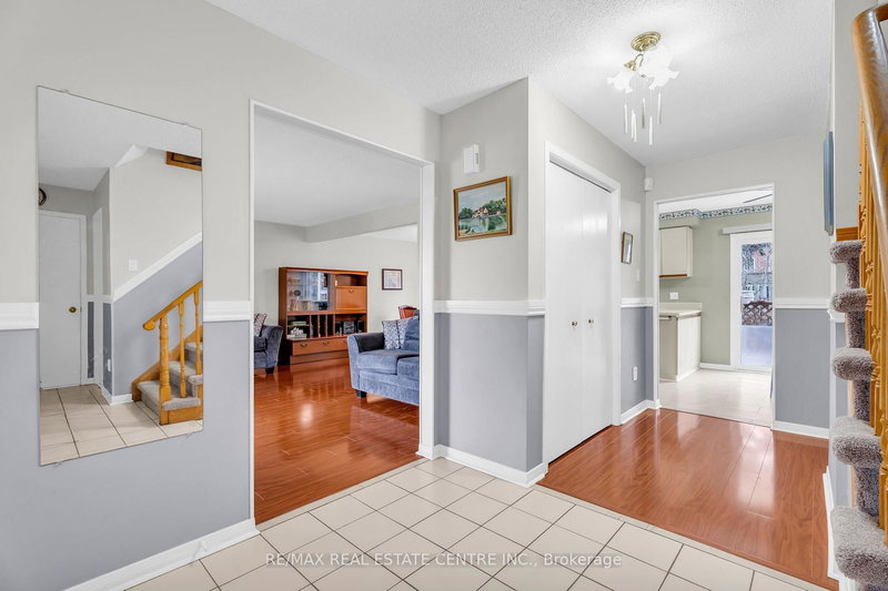 255 Kensington Pl, Orangeville, L9W 4G8 | Image 3