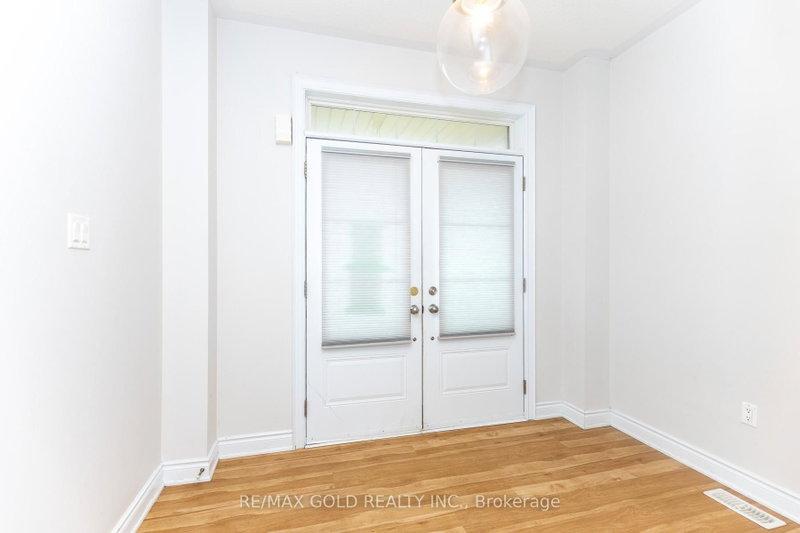 943 Transom Milton,ON L9T 8K4 — Photo 8