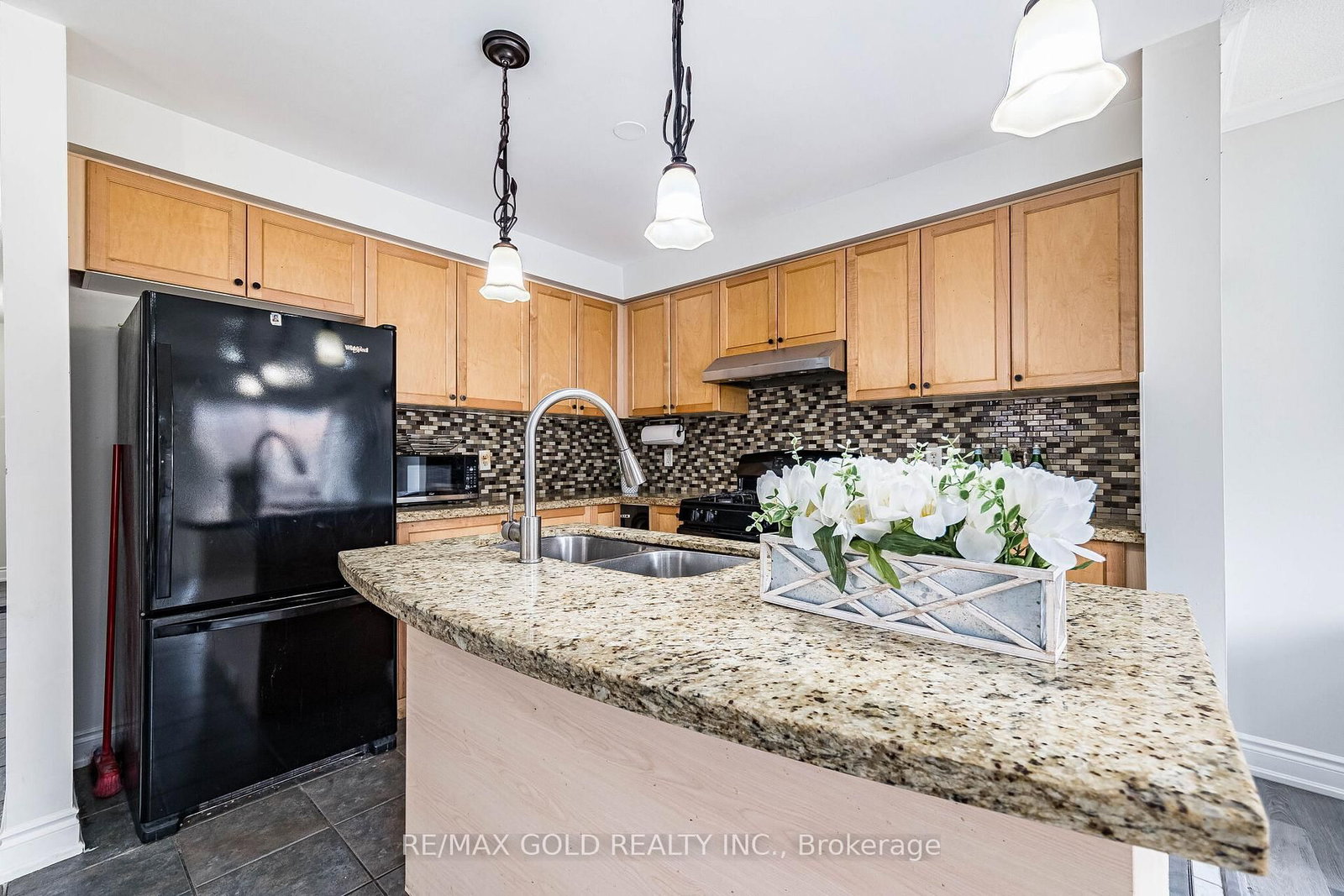 Semi-Detached House for sale at 89 Cadillac Crescent, Brampton, Ontario, L7A 3B4 - Fletcher's Meadow - MLS: W13015738