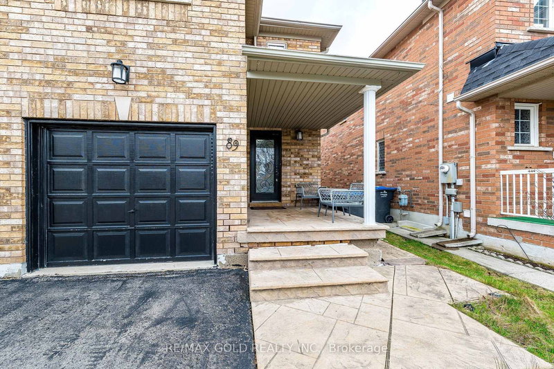 89 Cadillac Cres, Brampton, L7A 3B4 | Image 2
