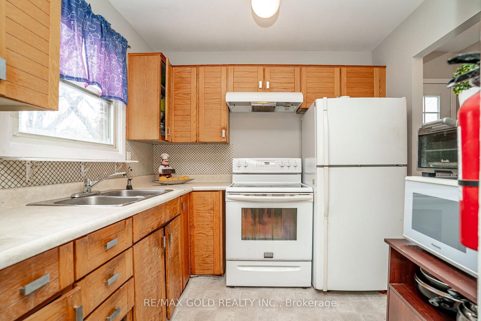 Semi-Detached House for sale at 9 Mordon Court, Brampton, Ontario, L6V 2B5 - Madoc - MLS: W13015740