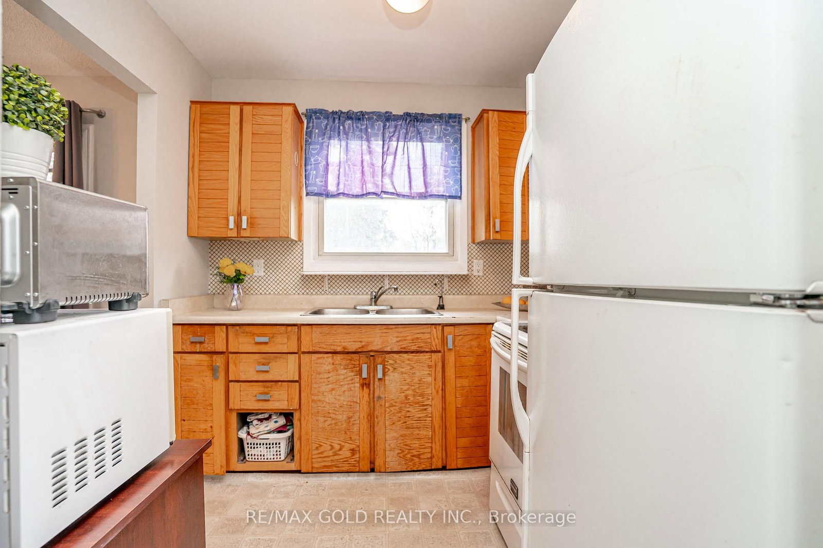 Semi-Detached House for sale at 9 Mordon Court, Brampton, Ontario, L6V 2B5 - Madoc - MLS: W13015740