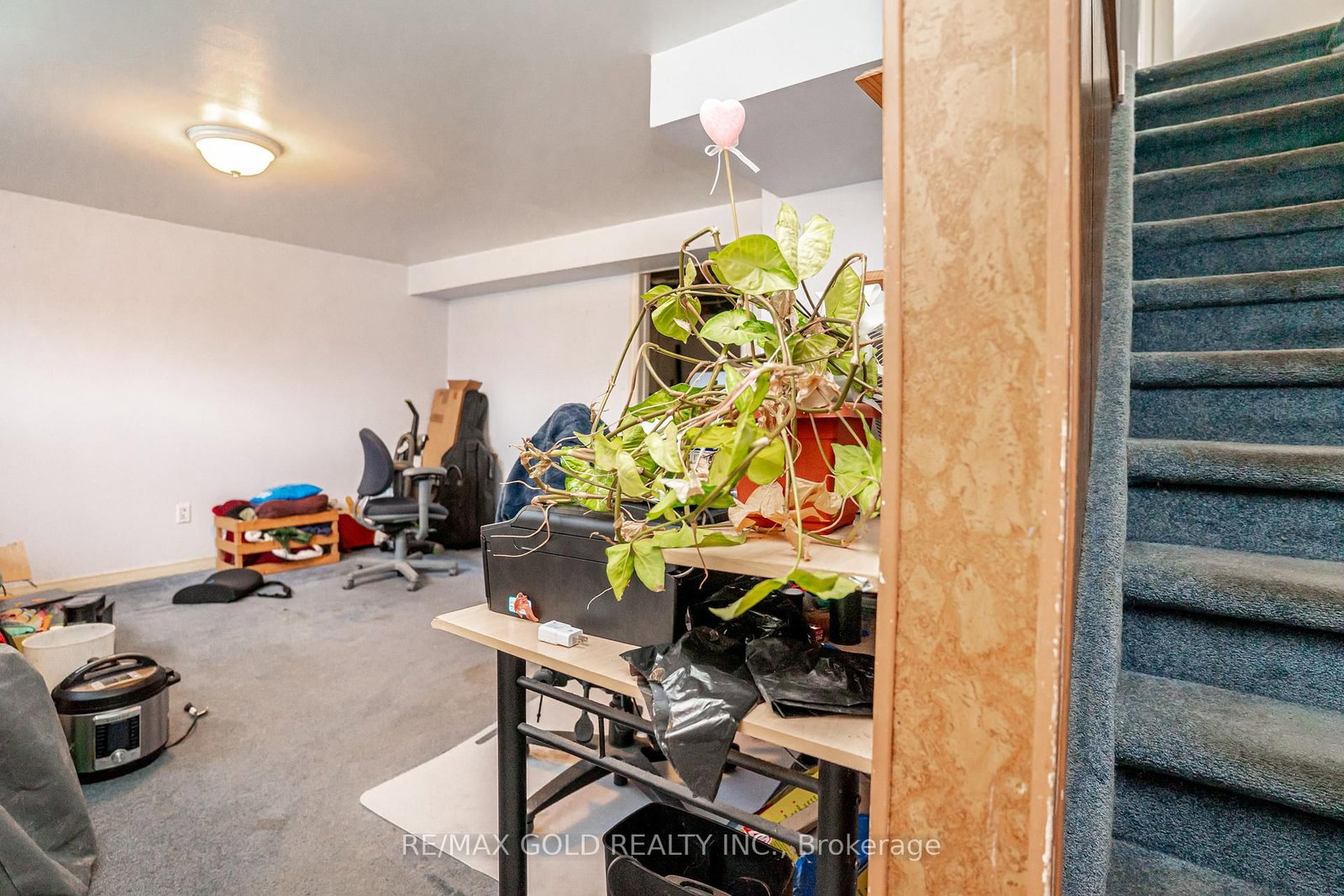 Semi-Detached House for sale at 9 Mordon Court, Brampton, Ontario, L6V 2B5 - Madoc - MLS: W13015740