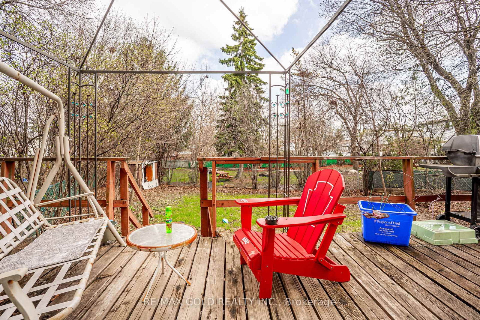 Semi-Detached House for sale at 9 Mordon Court, Brampton, Ontario, L6V 2B5 - Madoc - MLS: W13015740