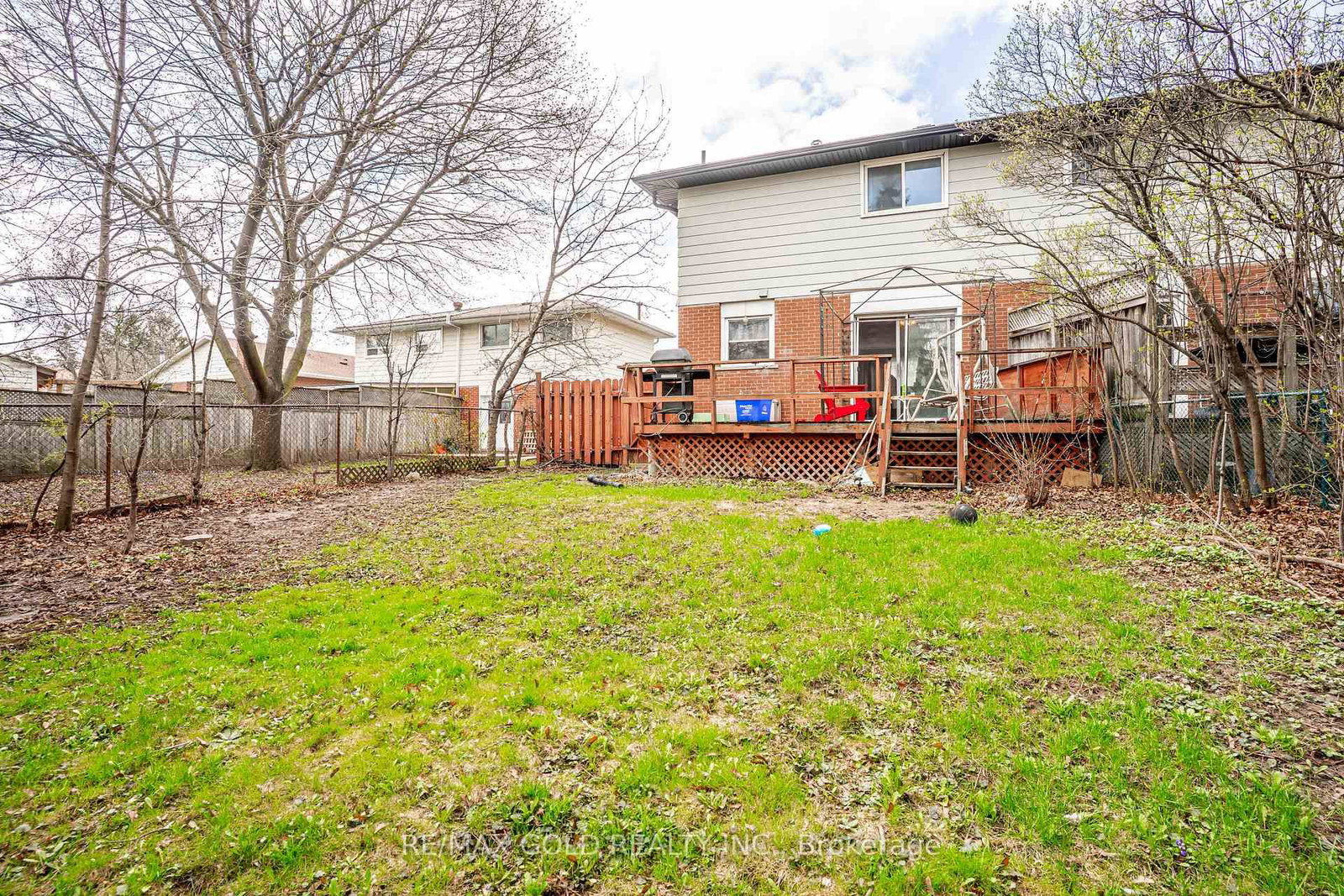 Semi-Detached House for sale at 9 Mordon Court, Brampton, Ontario, L6V 2B5 - Madoc - MLS: W13015740