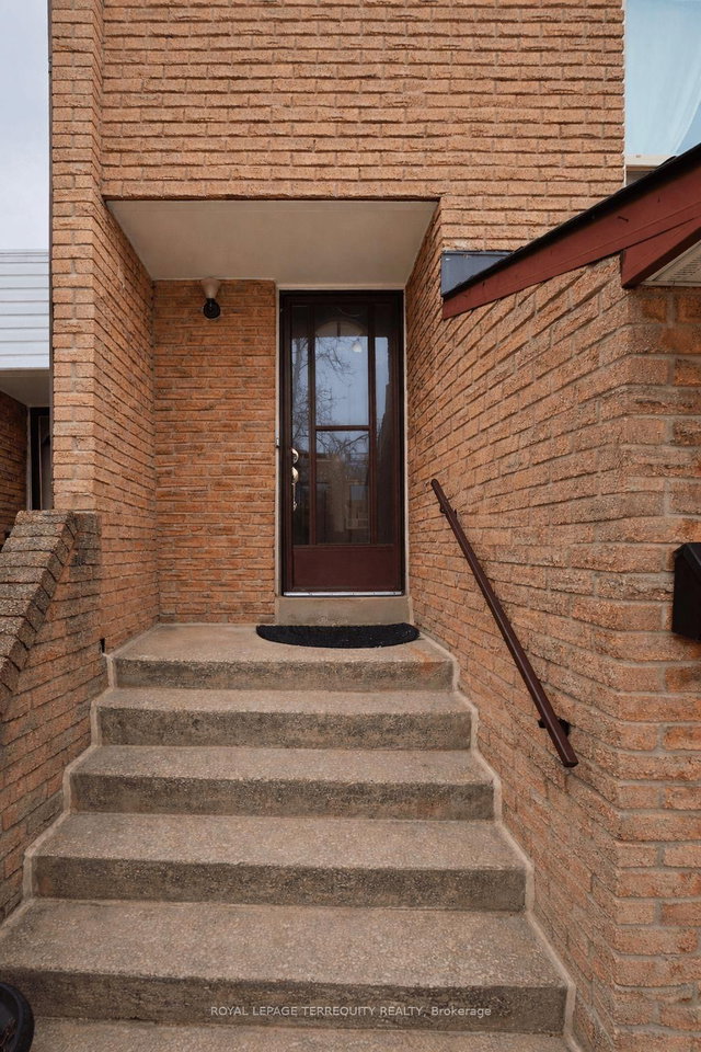 43 - 1221 Dundix Road