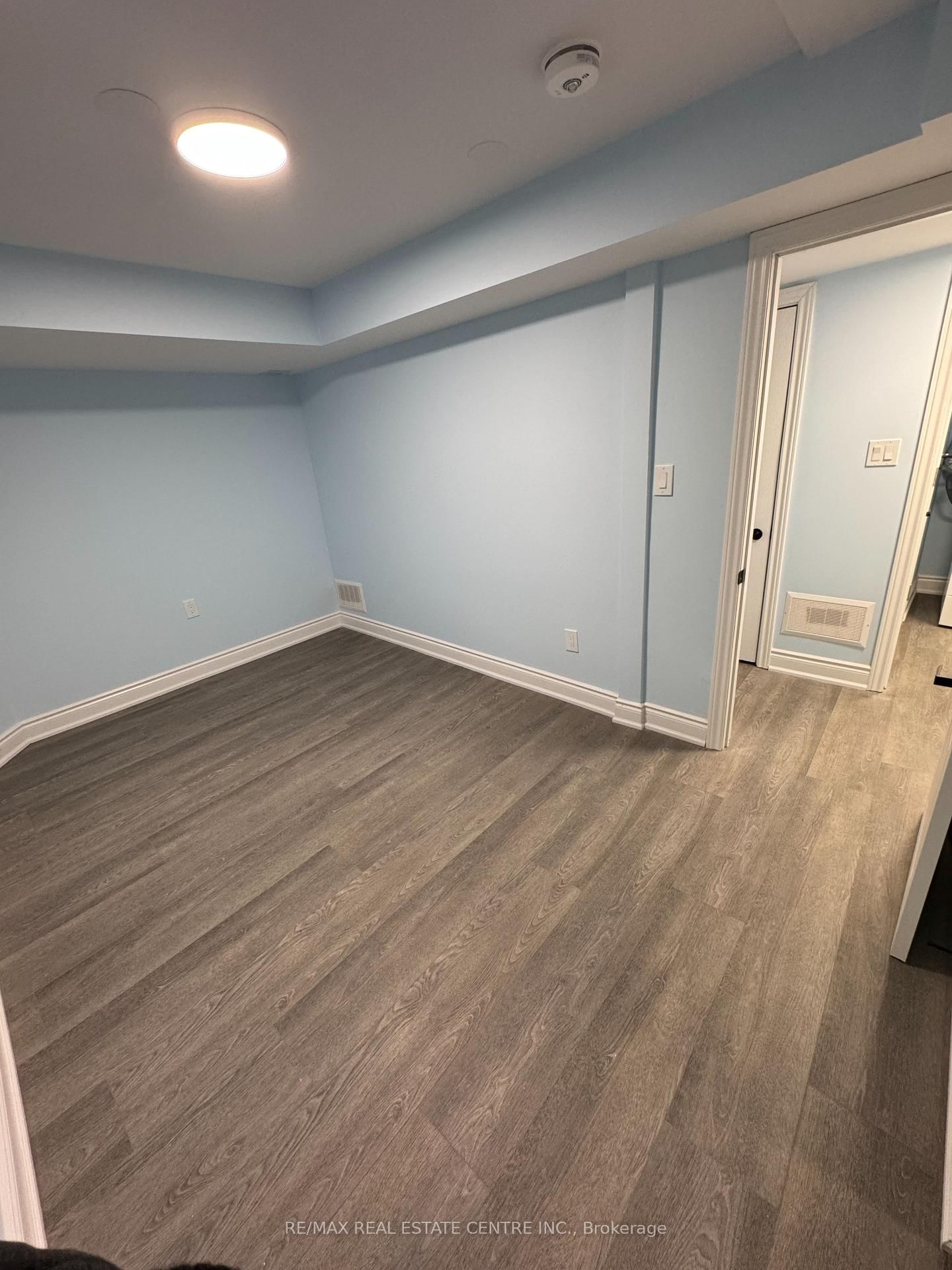 1258 Listing Agent to Confirm Street, Unit Basement - Photo 5