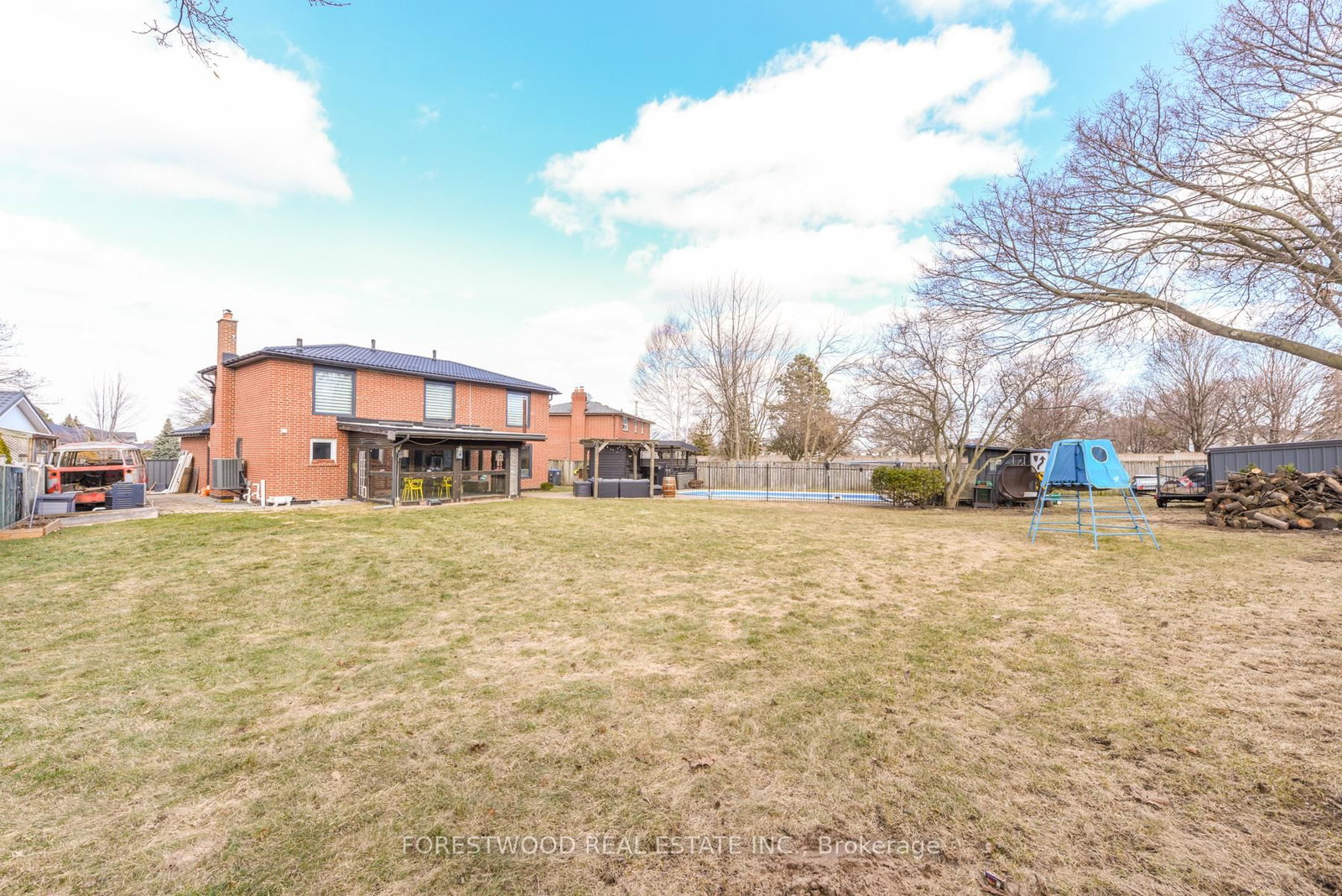 1690 Saltdene Terrace - Photo 10