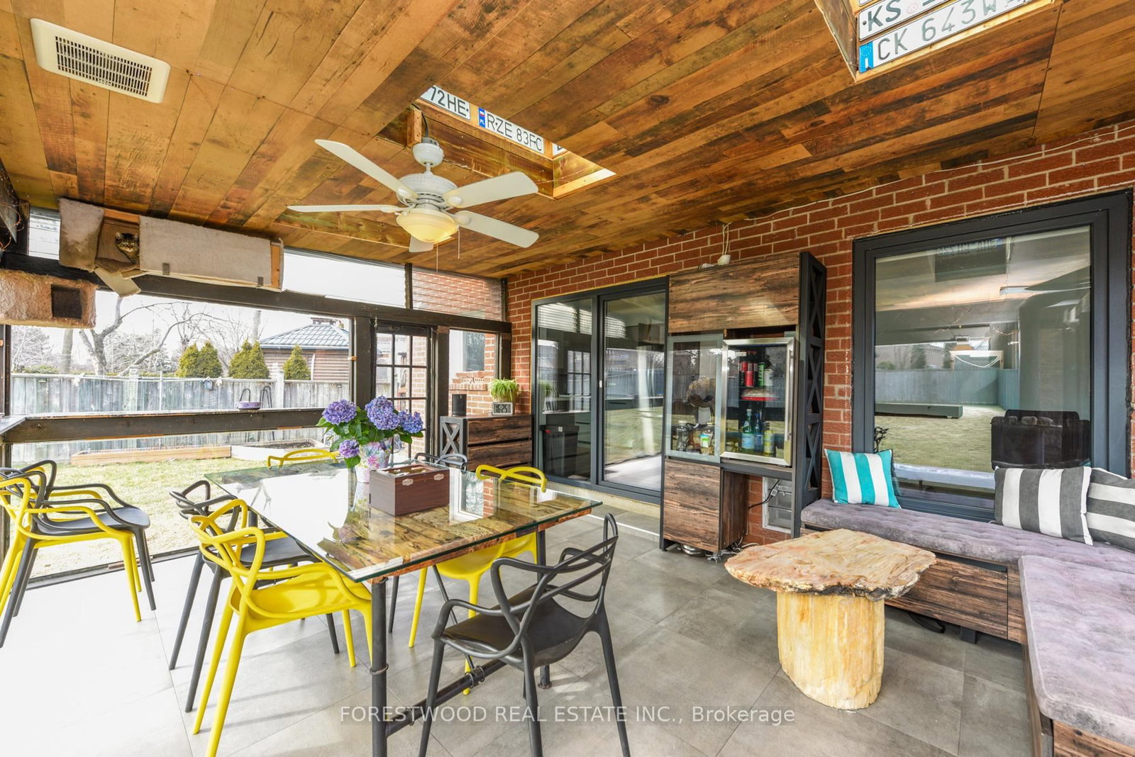 1690 Saltdene Terrace - Photo 12