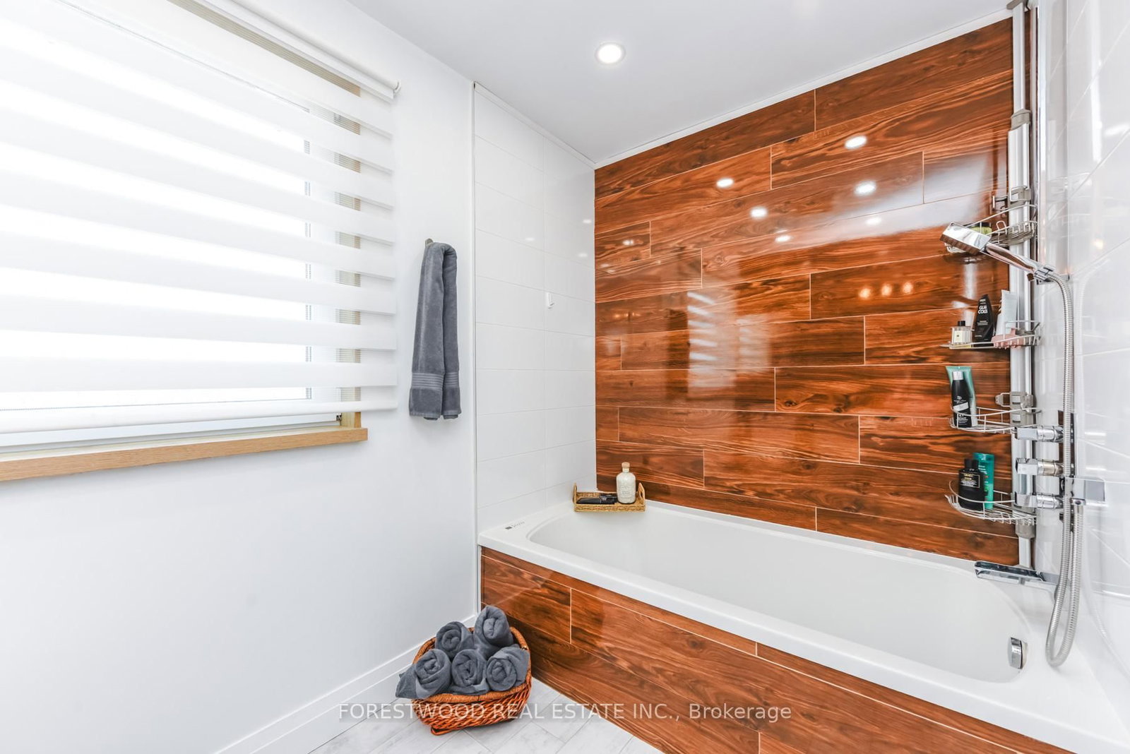 1690 Saltdene Terrace - Photo 19