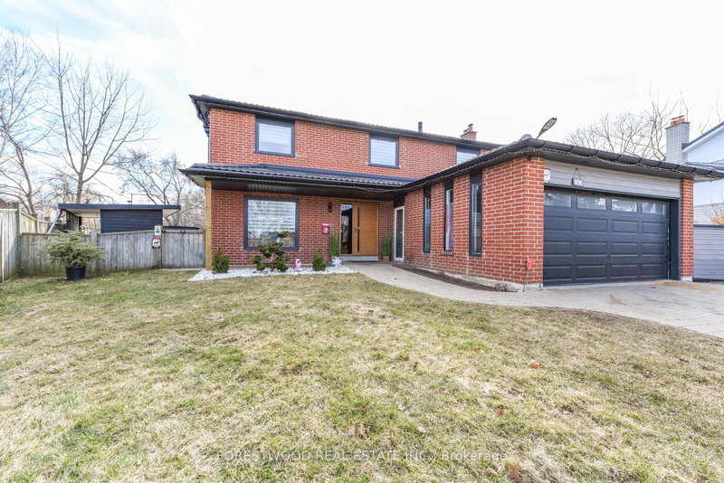 1690 Saltdene Terr, Mississauga, L4W 2E4 | Image 2