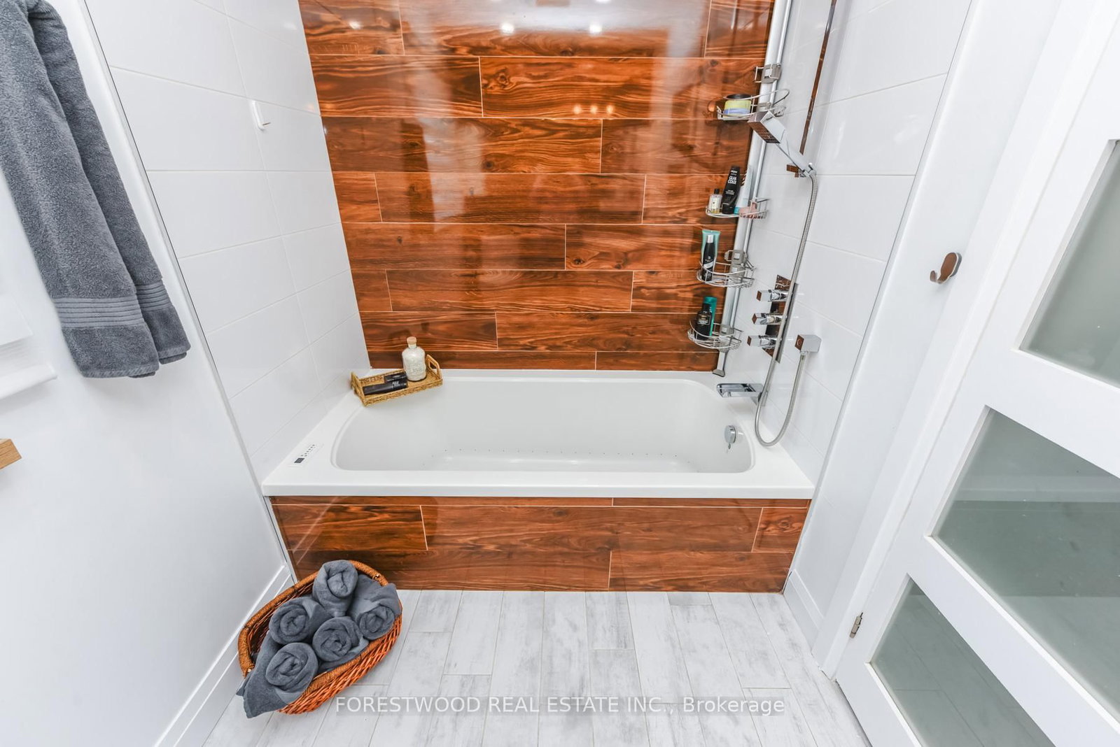 1690 Saltdene Terrace - Photo 20