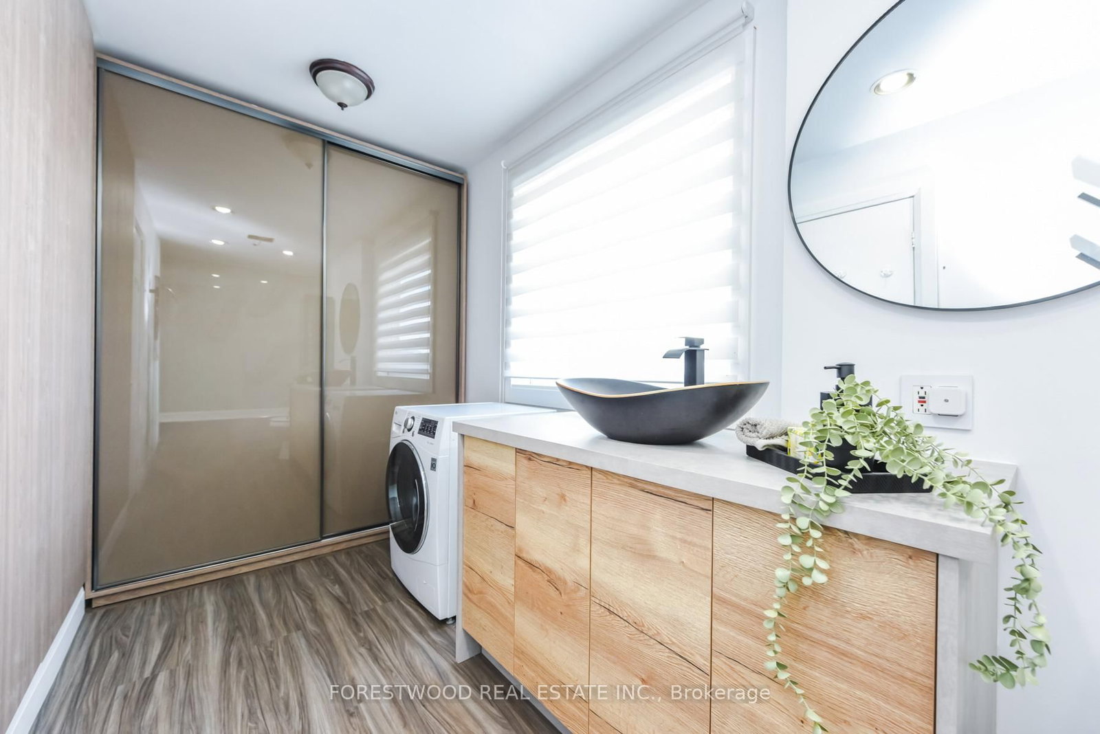 1690 Saltdene Terrace - Photo 25