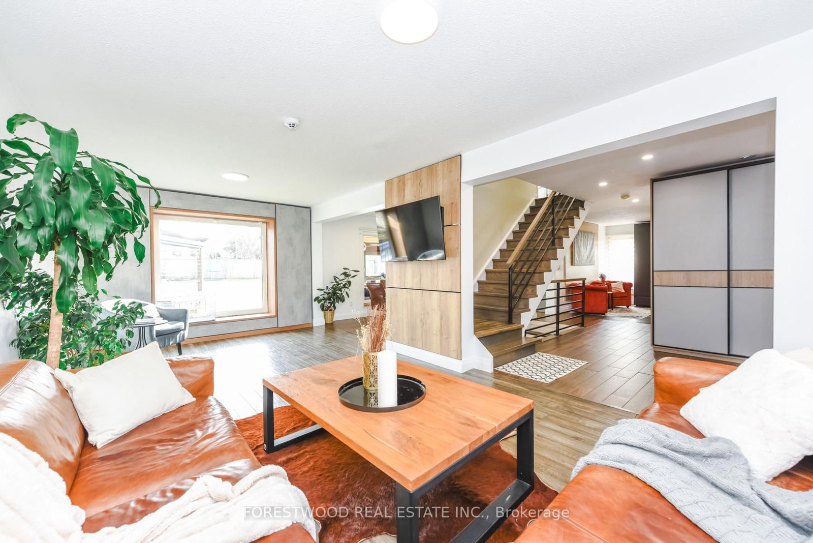 1690 Saltdene Terrace - Photo 30