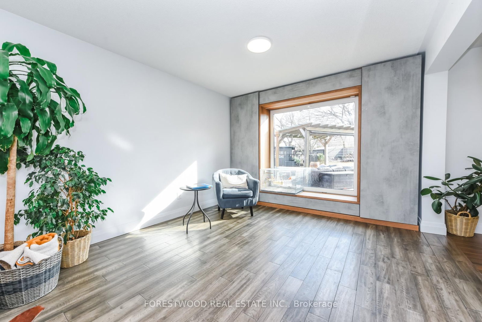 1690 Saltdene Terrace - Photo 31