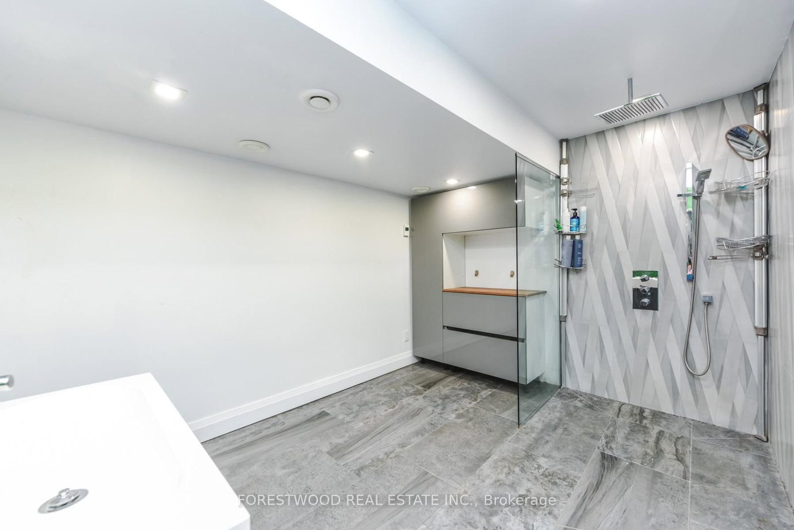 1690 Saltdene Terrace - Photo 48