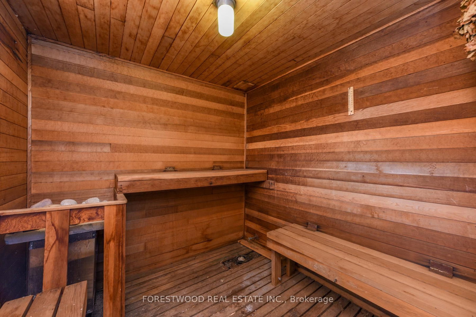 1690 Saltdene Terrace - Photo 5