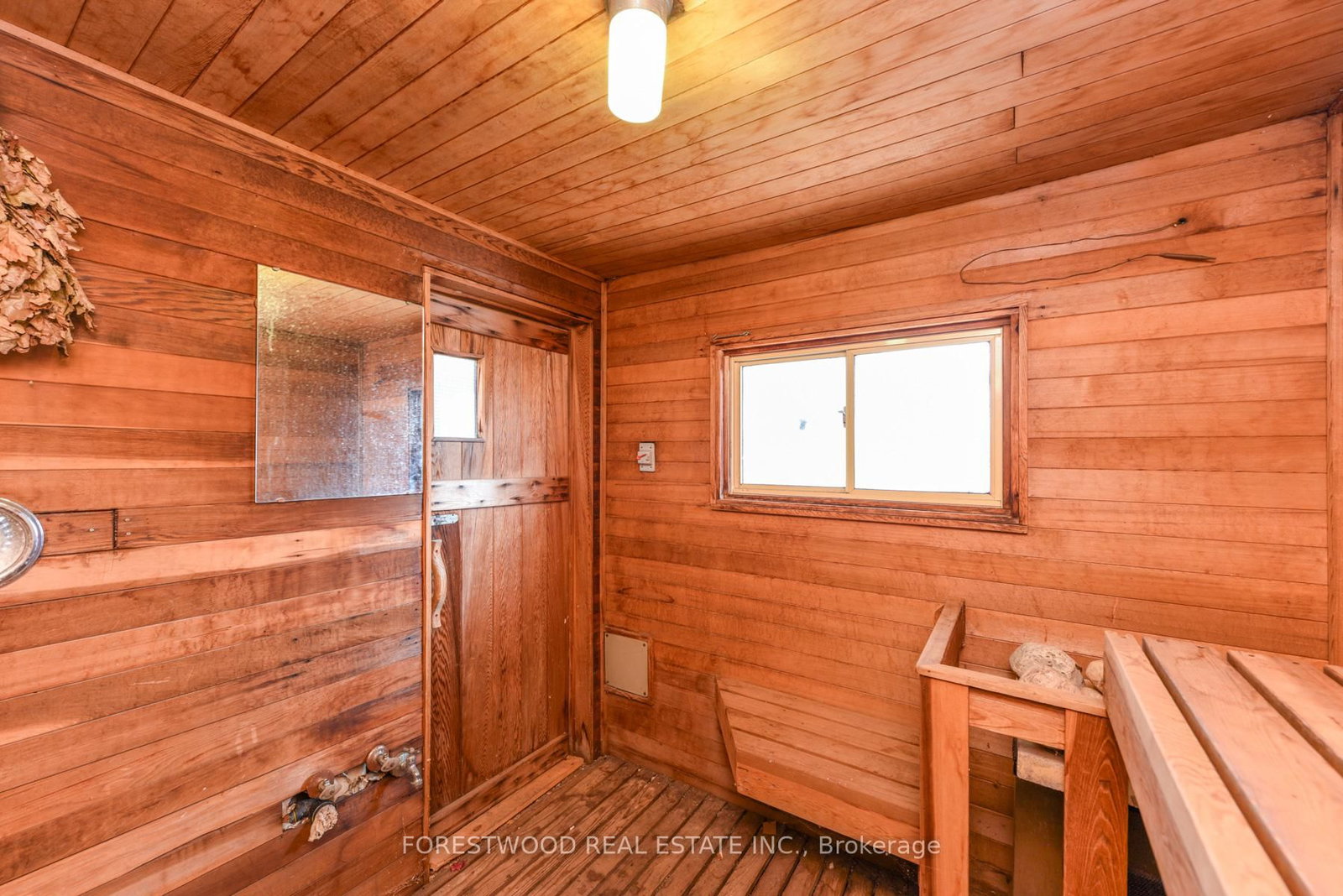 1690 Saltdene Terrace - Photo 6