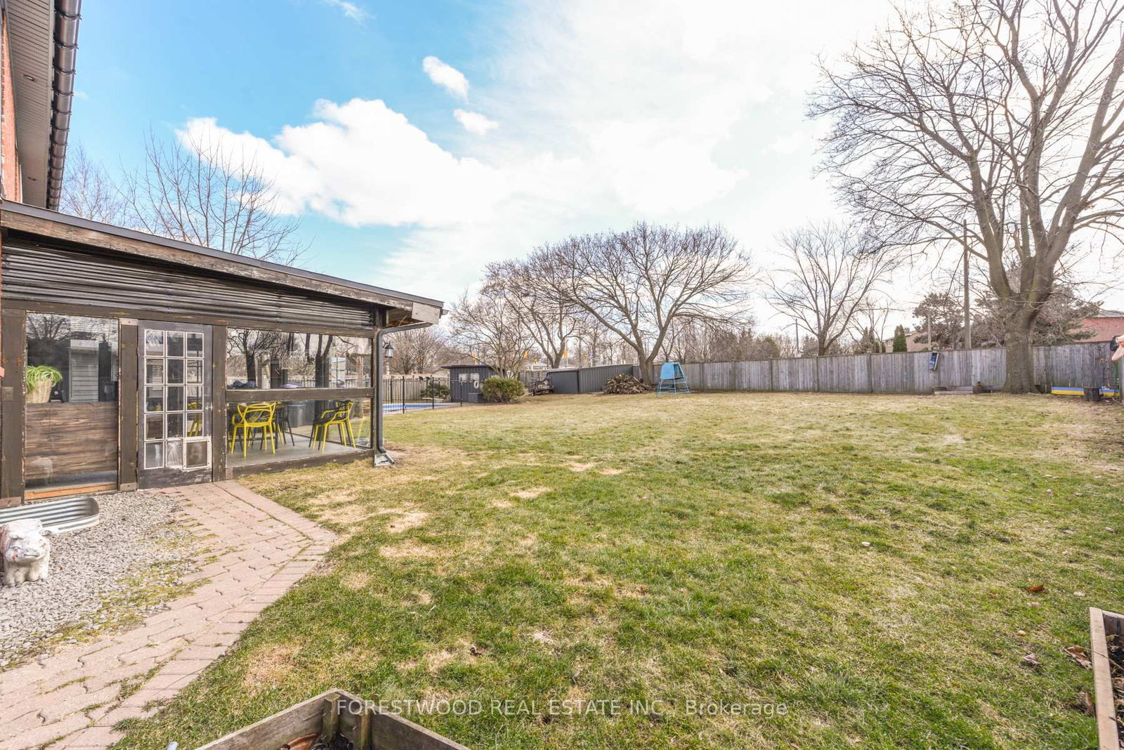 1690 Saltdene Terrace - Photo 9