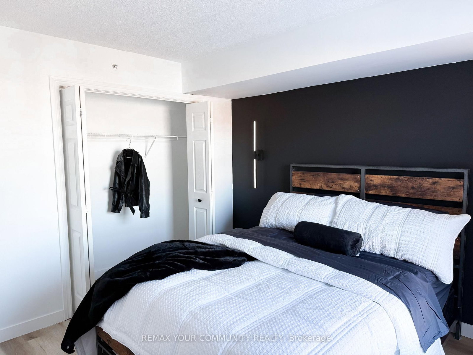 1800 Walker's Line, Unit 210 - Photo 11