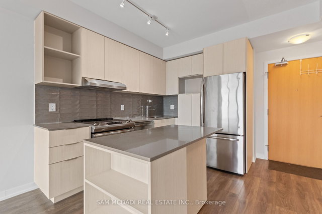 1316 - 2520 Eglinton Avenue W