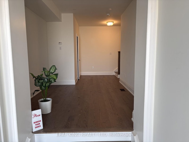 3326 Umar Ave, Oakville, L6M 4K1 | Image 2