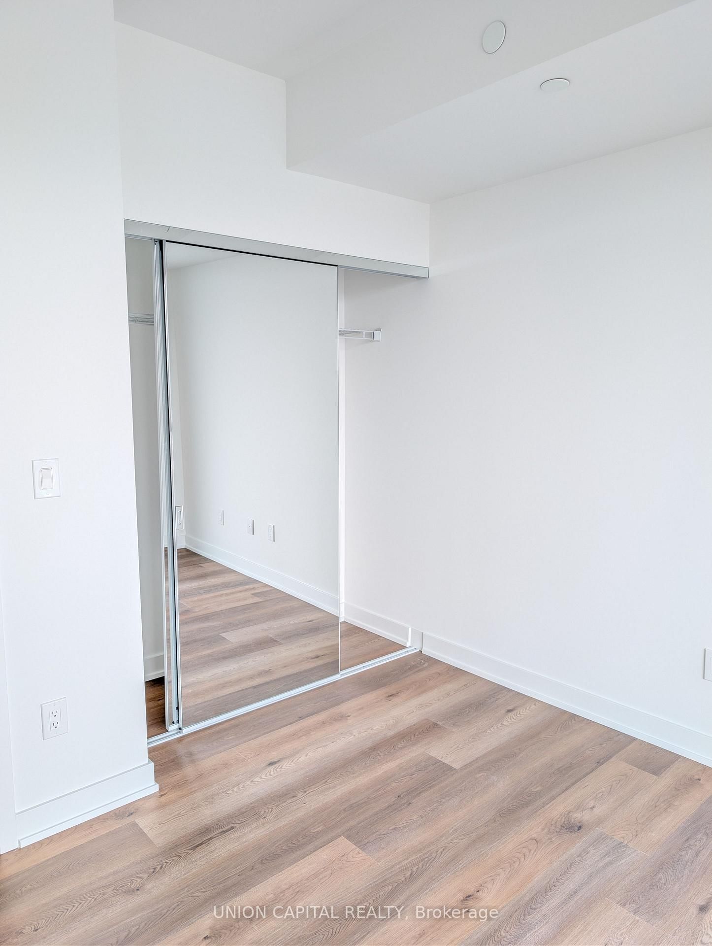 2075 Lakeshore Road, Unit 801 - Photo 11