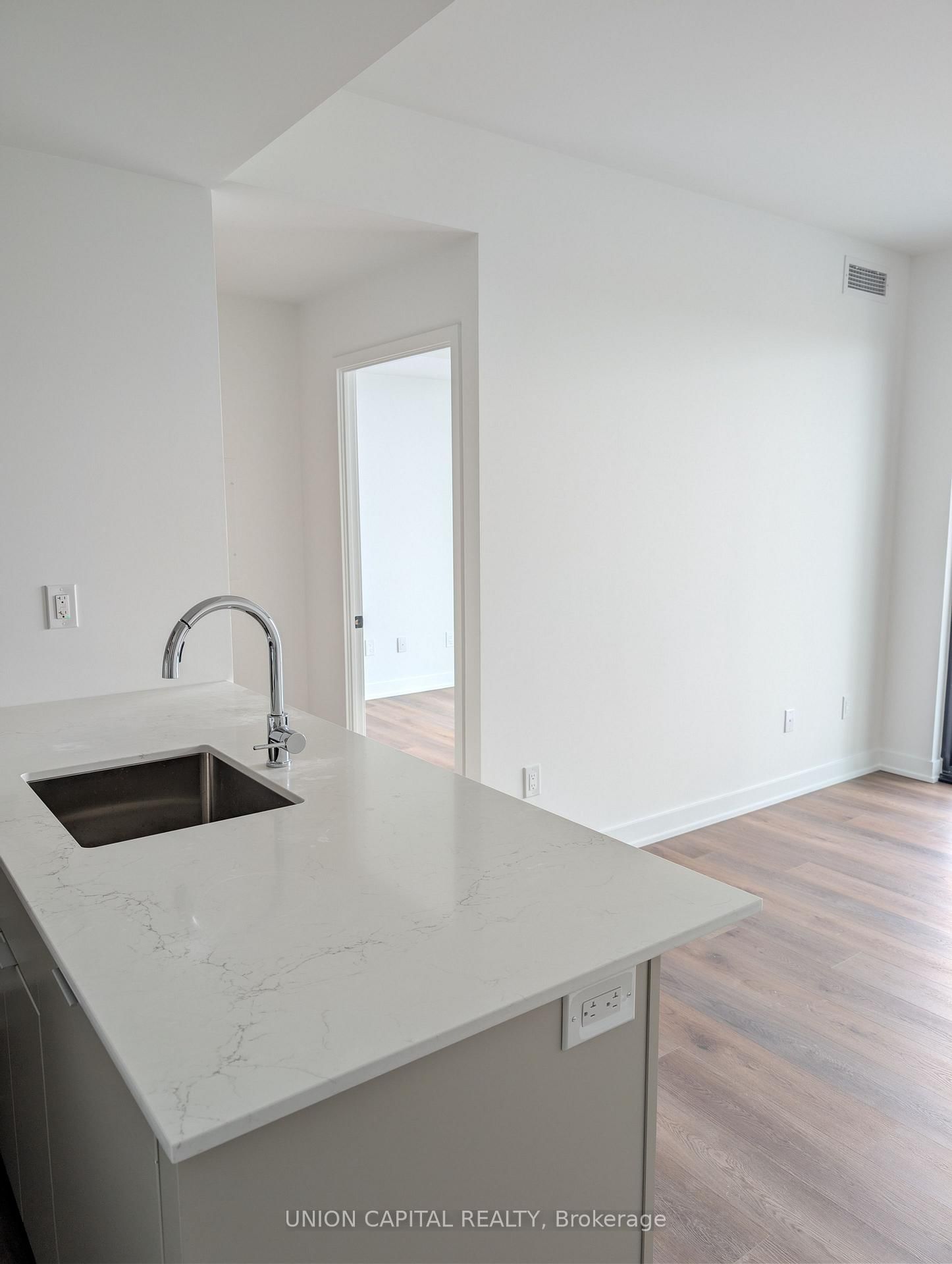 2075 Lakeshore Road, Unit 801 - Photo 5