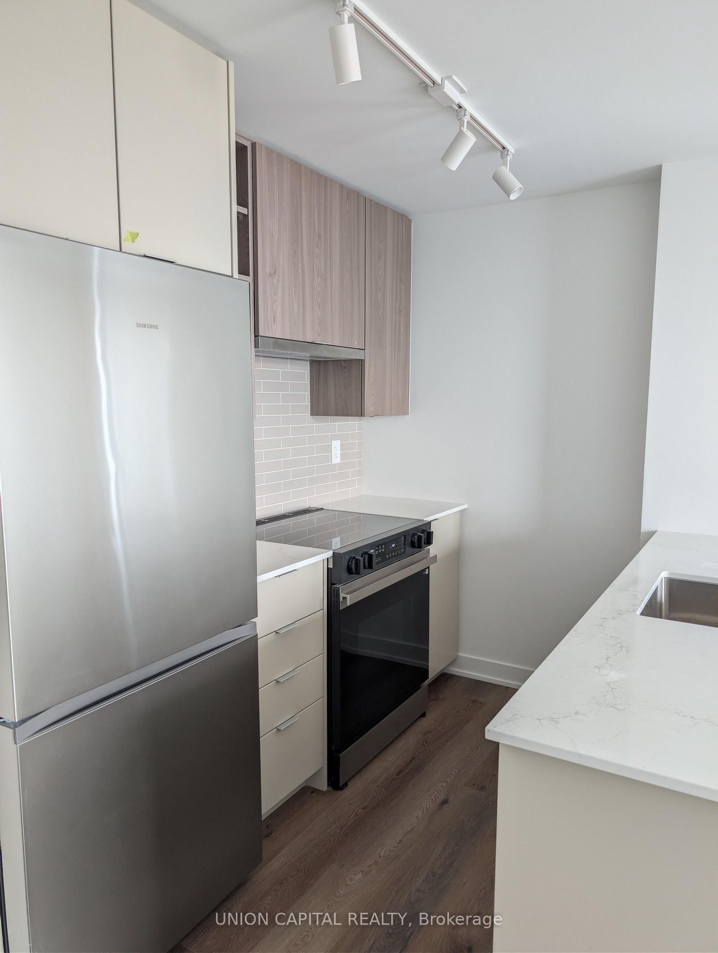 2075 Lakeshore Road, Unit 801 - Photo 9