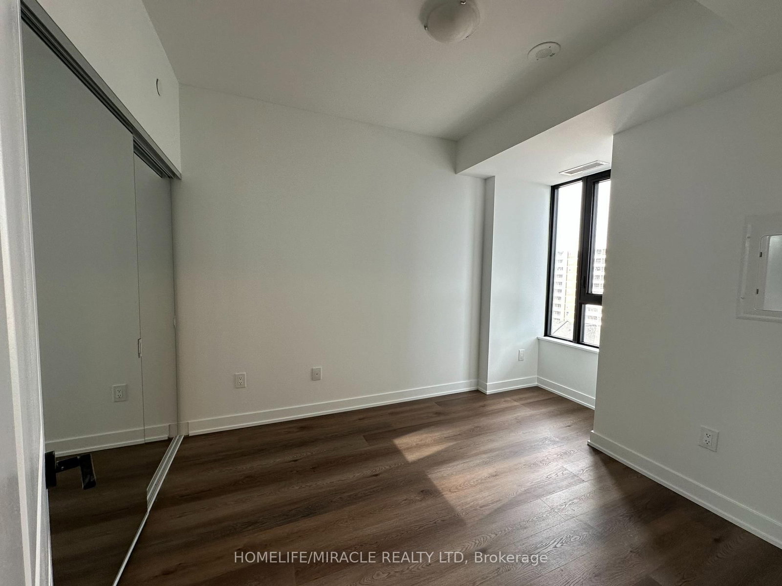 2075 Lakeshore Road, Unit 603 - Photo 12