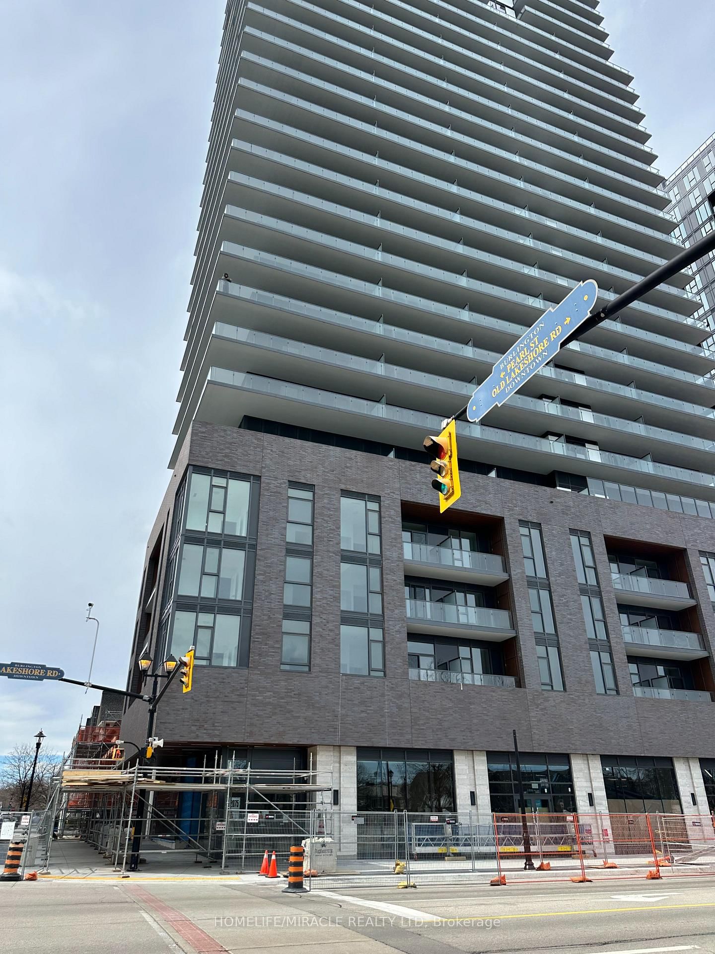 2075 Lakeshore Road, Unit 603 - Photo 2