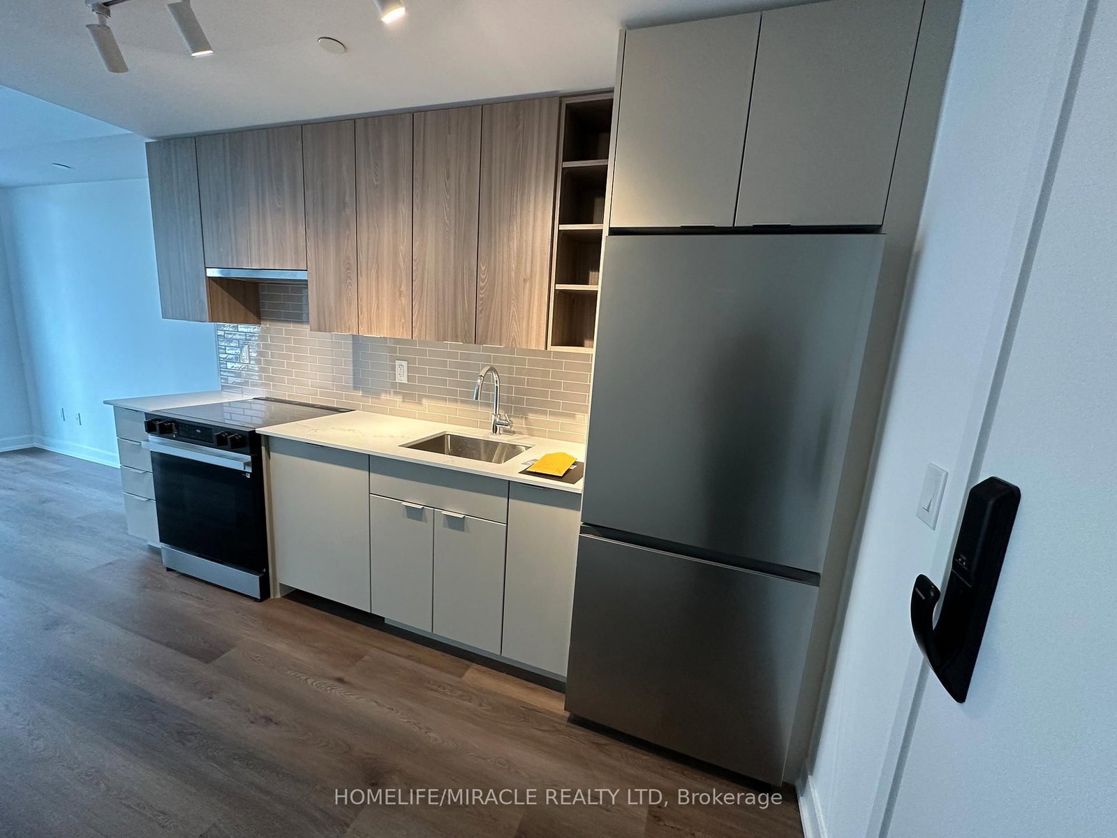 2075 Lakeshore Road, Unit 603 - Photo 7