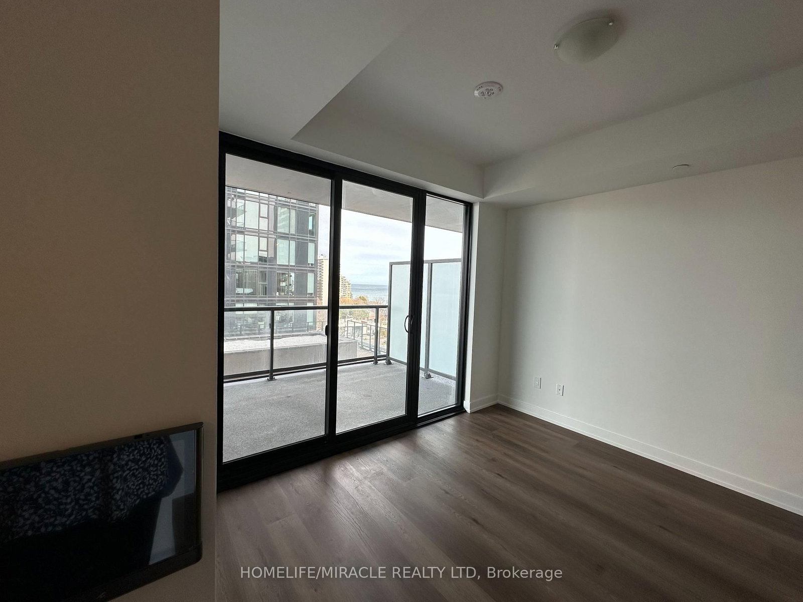 2075 Lakeshore Road, Unit 603 - Photo 8