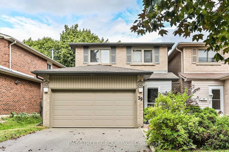 39 Barrington Cres, Brampton, L6Z 1N2 | Image 2