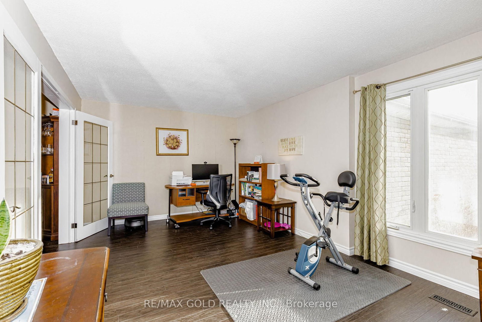 Detached House for sale at 6 Nutmeg Street, Brampton, Ontario, L6S 4A8 - Westgate - MLS: W13016060