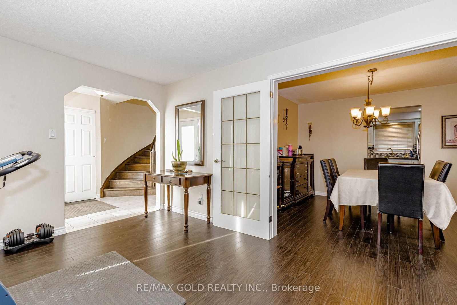 Detached House for sale at 6 Nutmeg Street, Brampton, Ontario, L6S 4A8 - Westgate - MLS: W13016060