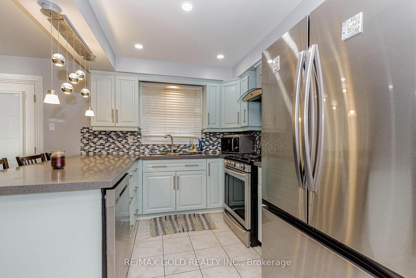 Detached House for sale at 6 Nutmeg Street, Brampton, Ontario, L6S 4A8 - Westgate - MLS: W13016060