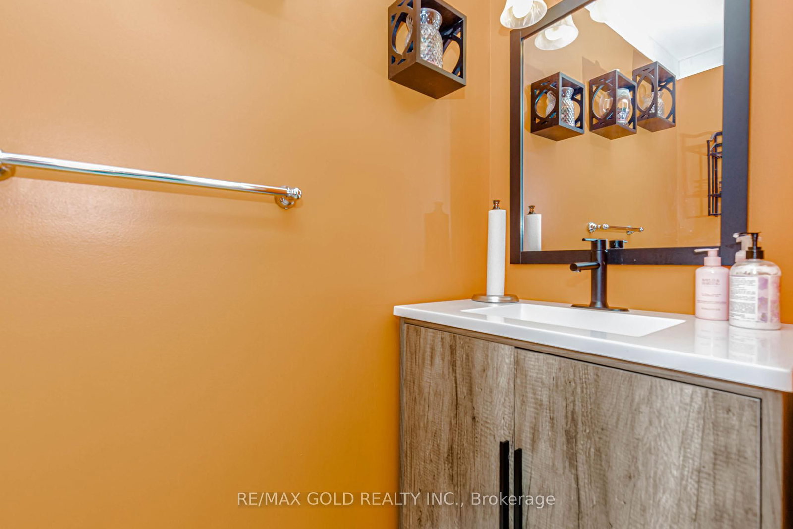 Detached House for sale at 6 Nutmeg Street, Brampton, Ontario, L6S 4A8 - Westgate - MLS: W13016060