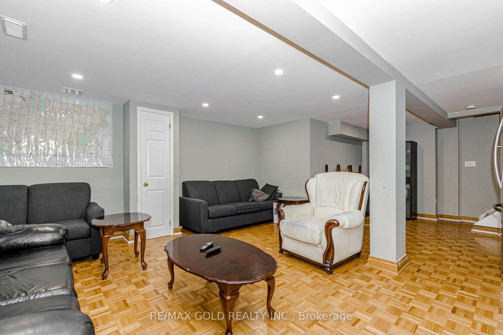 Detached House for sale at 6 Nutmeg Street, Brampton, Ontario, L6S 4A8 - Westgate - MLS: W13016060