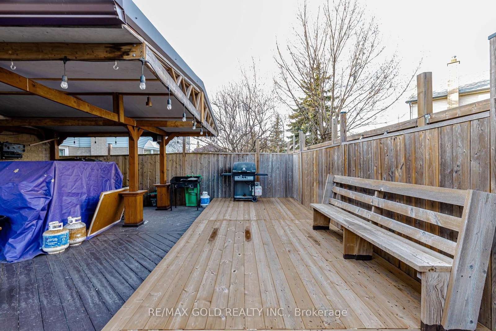 Detached House for sale at 6 Nutmeg Street, Brampton, Ontario, L6S 4A8 - Westgate - MLS: W13016060