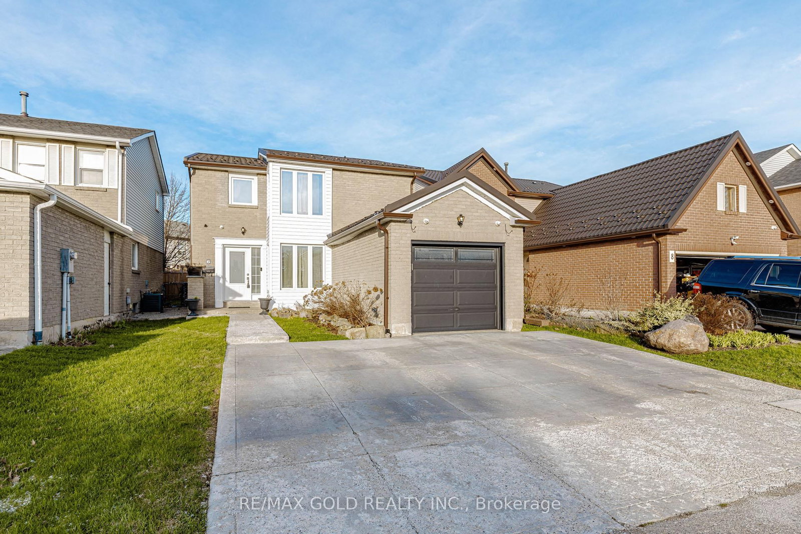 Detached House for sale at 6 Nutmeg Street, Brampton, Ontario, L6S 4A8 - Westgate - MLS: W13016060