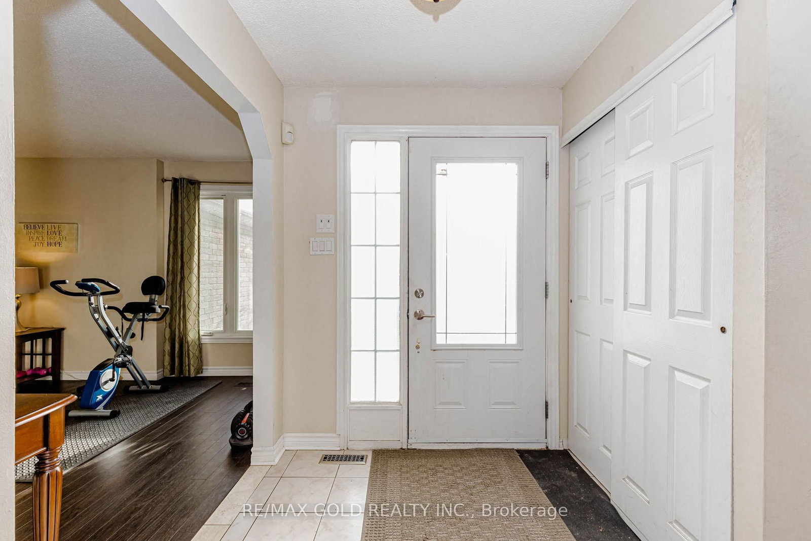 Detached House for sale at 6 Nutmeg Street, Brampton, Ontario, L6S 4A8 - Westgate - MLS: W13016060